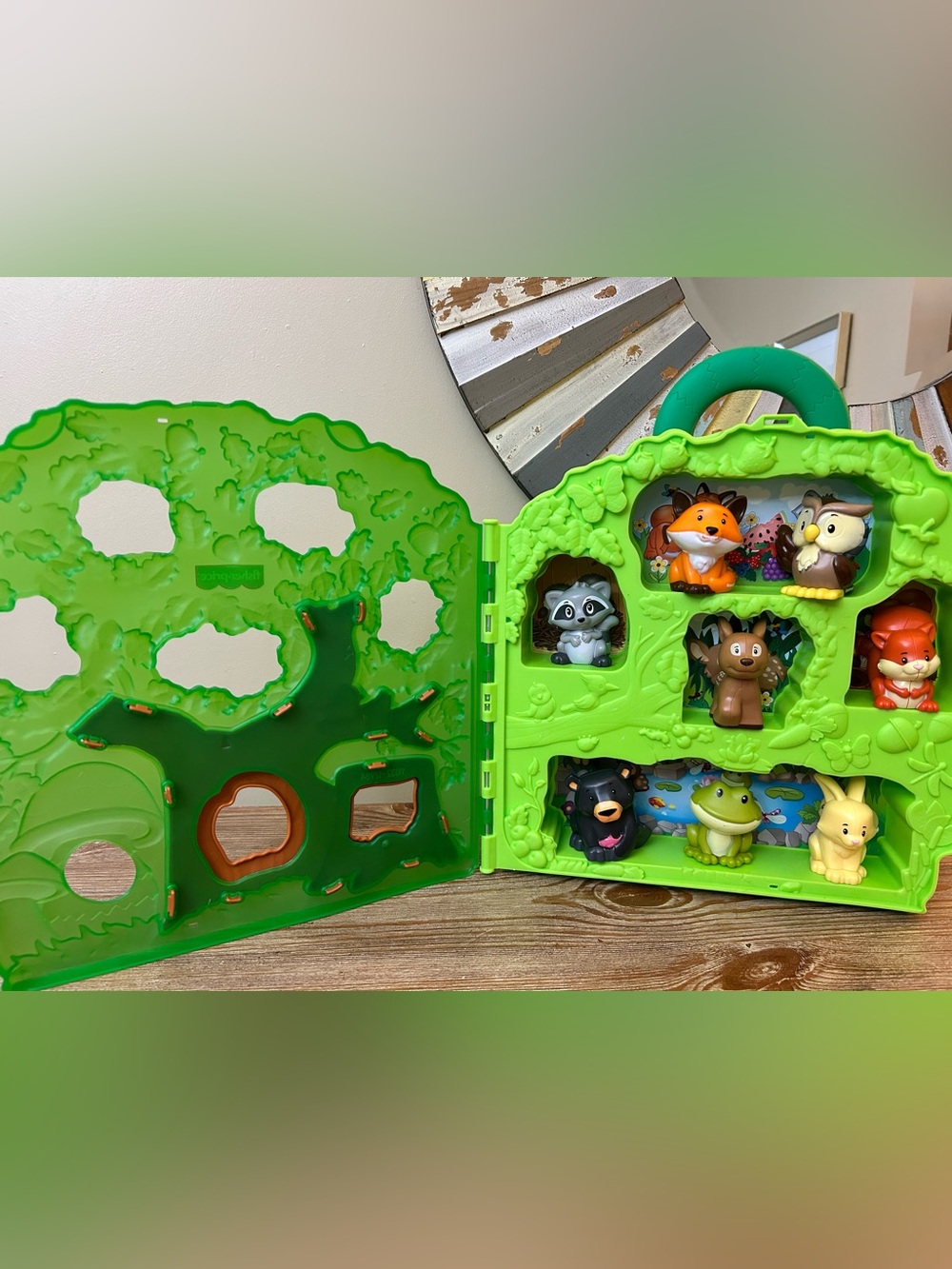 Fisher-Price Little People Forest Friends Carry Case Playset 8 Figures Complete - Picture 3 of 13